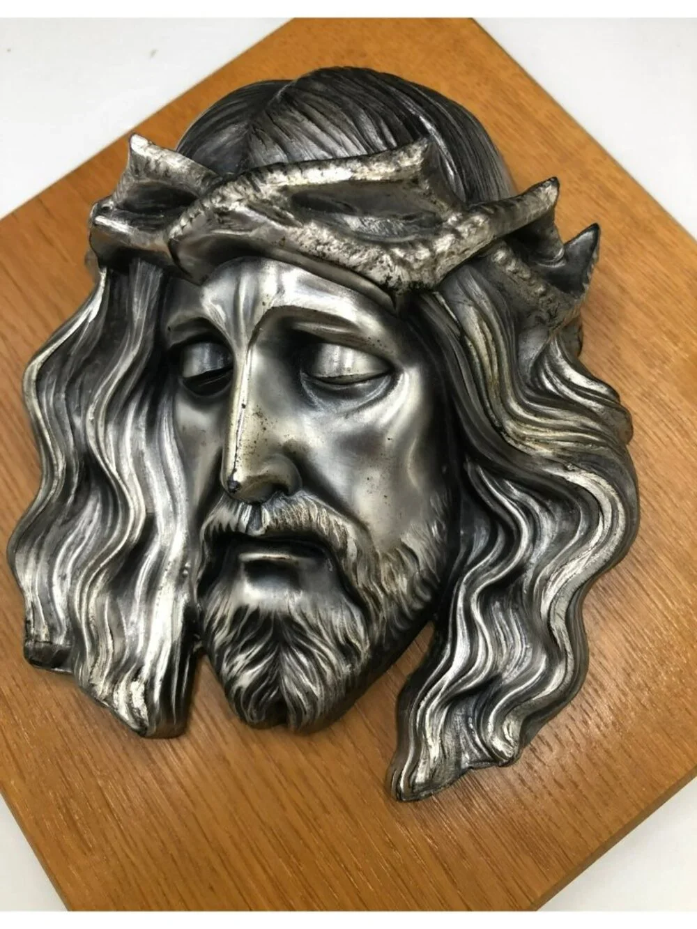 Vintage Jesus wearing Crown of Thorns Pewter on Solid Oak Wall Plaque. 7 x 7 x 3